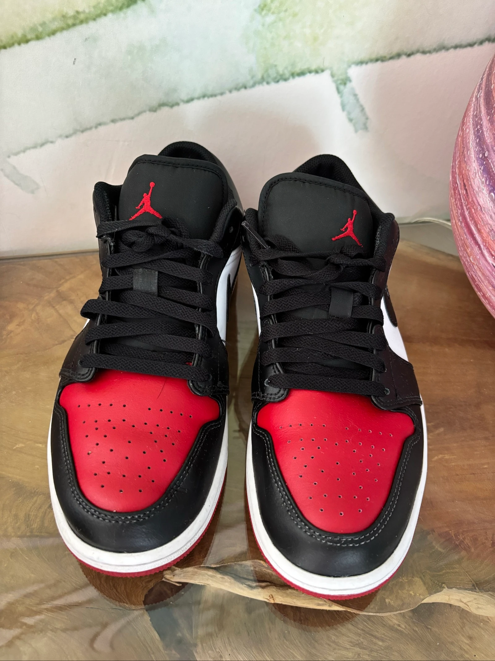 Zapatillas Nike Air Jordan 1 bajas rojas negras blancas – photo 2
